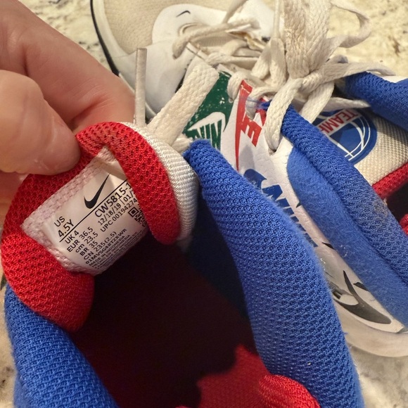 Nike Team Hustle D 9 'Black White Blue' - Picture 5 of 7